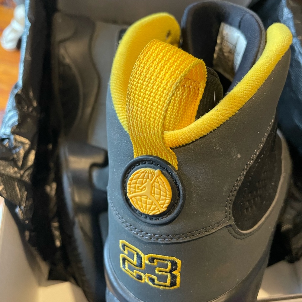 Air Jordan 9 Retro